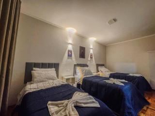 Casa completa, 3 quartos com ar e 2 vagas - 5