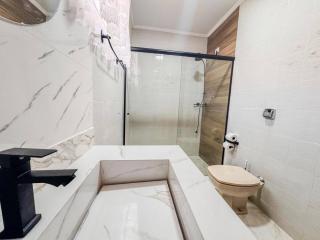 Casa completa, 3 quartos com ar e 2 vagas - 1
