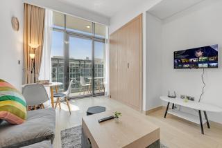 Waves - Stylish and Comfy Couples Retreat Apt with Balcony - 6
