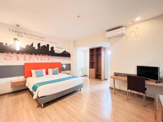 Sans Hotel Syariah Graha 100 Gubeng Surabaya - 0