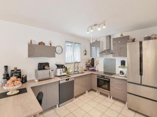 Zen room in shared home with pool owner-on site - 6