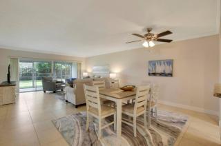 Steps To Beach! 4 Condos In 1- Perfect For Groups - West Palm Beach - 3