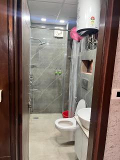 Cozy Flats Bnb 2 BHK Flat,Near Airport Delhi 303 - 9