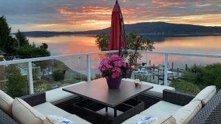 Beachbreeze Panoramic Oceanview Home 4BR 3BA Romantic Sunrise Sunset - Mill Bay - 0