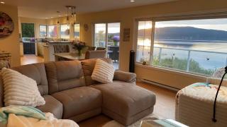 Beachbreeze Panoramic Oceanview Home 4BR 3BA Romantic Sunrise Sunset - Mill Bay - 9