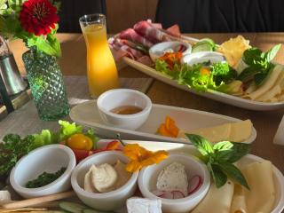 KOASA HOF Bed and Breakfast - 2