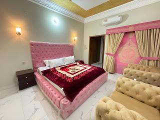 Decent Luxury Guest House F-10 - 2