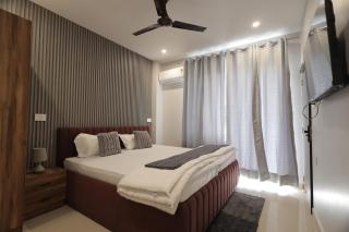 Sky Loft Mussoorie View 1BHK - Dehradun - 3