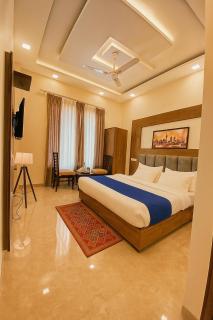 Hotel Woodlark Zirakpur II A Peaceful Stay I Travelers Choice I Best for Family and Group - Chandīgarh - 0