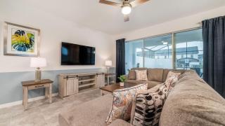 Private 5 Bed 4.5 Bath Townhome - Cozy family vacation home sleeps up to 11 guests - 0