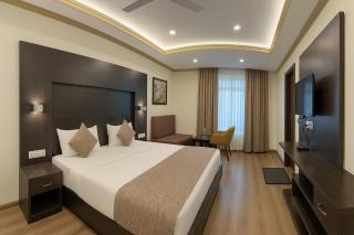 Crown Plaza Residency - 9