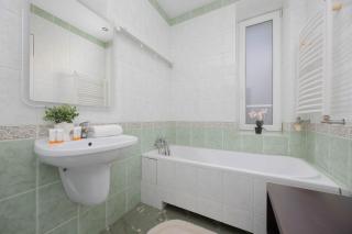 Family Apartment in Warsaw with Desk and Bathtub by Noclegi Renters - Varsovie - 5
