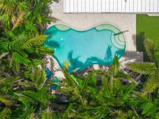 Cozy Cabana West - Updated Adorable Bungalow wHeated Private Pool Walk to Beach - 8