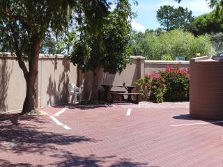 Julinas Guesthouse - 6