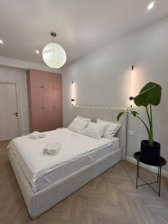 Stylish and Modern 1-Bedroom Stay near Old Tbilisi - Tbilisi - 2