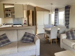 Seascape - next to Fantasy Island Ingoldmells, dog friendly - Ingoldmells - 0