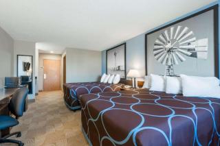 Super 8 By Wyndham Beloit - 1