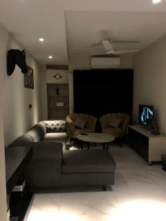 Executive 1BHK Opus CentralGulberg SelfCheckin - Lahore - 6