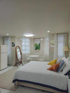 7 minutes from Apgujeong Station, Gangnam Rodeo, Garosu-gil, Luxury Street - Seoul - 0