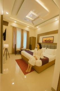 Hotel Woodlark !! Affordable luxury stay in Chandigarh Tricity ! Tourist Choice - 0