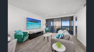 Ocean View Circle on Cavill Self-Contained 1,5 Bedroom Apartment - 6