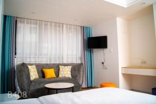 Laurel Hill Suites - 6