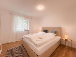 Skyrise Apartments - Zentral mit Küche, Balkon und Parkplatz - 9