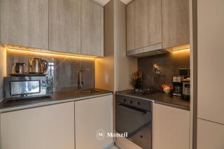 Lux Studio in JVC with Balcony, Gym & Rooftop Pool - 4