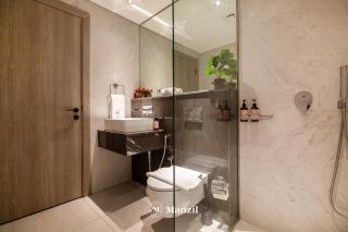 Lux Studio in JVC with Balcony, Gym & Rooftop Pool - 2