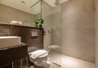 Lux Studio in JVC with Balcony, Gym & Rooftop Pool - 1