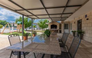 Beautiful Villa Miki with pool in Makarska - 8