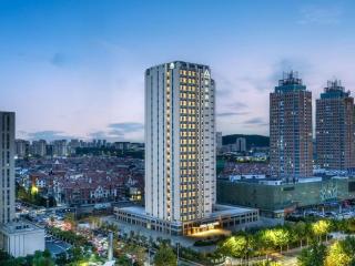 Atour Hotel Yantai Zhifu Station Red Star Macalline - 0