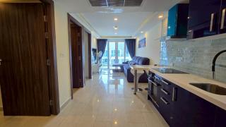 Grand Avenue F811 - 8
