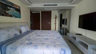 Grand Avenue F811 - 2