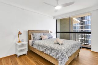 Beachfront Bliss 2BR 2BATH Ocean Views - Surfers - Gold Coast - 4