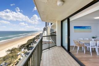 Beachfront Bliss 2BR 2BATH Ocean Views - Surfers - Gold Coast - 0