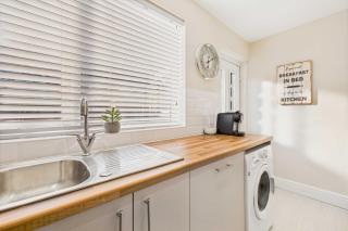 Host & Stay - Jomor House - 1