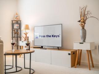 Pass the Keys Experience Bicester Village near our Spacious Home - 1