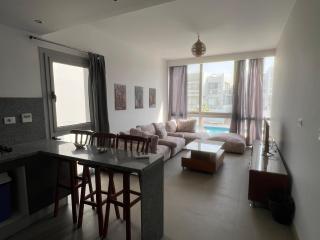 Bright 2Bdr with Stunning Pool Views – Sholan 1 - 9