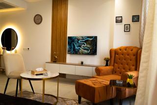 Family Friendly Serviced Stay with City View In Penta Square - DHA Lahore - Lahore - 8