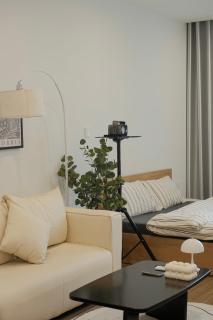 October Hau - Homestay Vinhomes Ocean Park 1 - 8