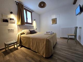 A 20 min de Madrid en Ave CASITA con JARDIN PRIVADO, wifi, SMART TV 55p y aparcamiento en la puerta - 9