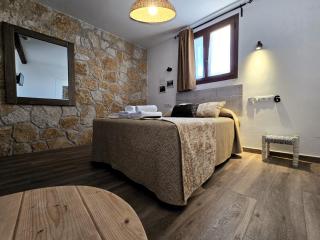 A 20 min de Madrid en Ave CASITA con JARDIN PRIVADO, wifi, SMART TV 55p y aparcamiento en la puerta - 8