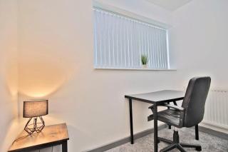 Freckleton House in Town Centre, near Blackpool, Sleeps 6, Free Parking - By NMB Property - Kirkham - 7