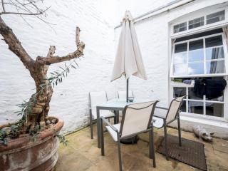 Fitzrovia Duplex Patio Park Tube Stations Nearby Pass the Keys - 6