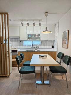 리뉴얼 할인,STAY Yeo yu , 공항버스3분 ,3Room, 4bed, 최대7인 - Seul - 6