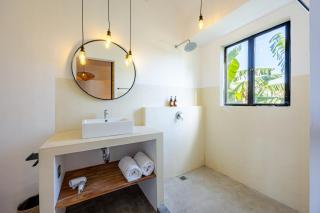 Modern and Stylish 2 Bedroom Apt - 5 minutes drive to the beach - Canggu - 6