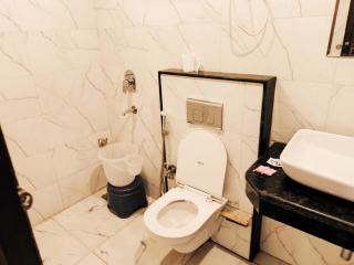 Hotel Krone A Family Hotel Near Delhi Airport - 8