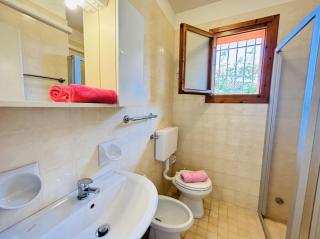 Colorful apartment with balcony-Beahost - 2