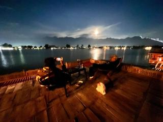 Dal lake group of houseboats - Srinagar - 4